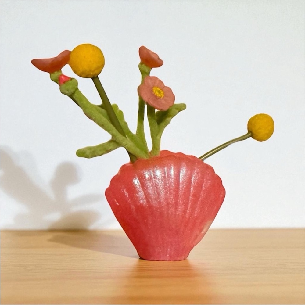 Miniverse Make it Mini Mold it Yourself Coral Seashell Vase